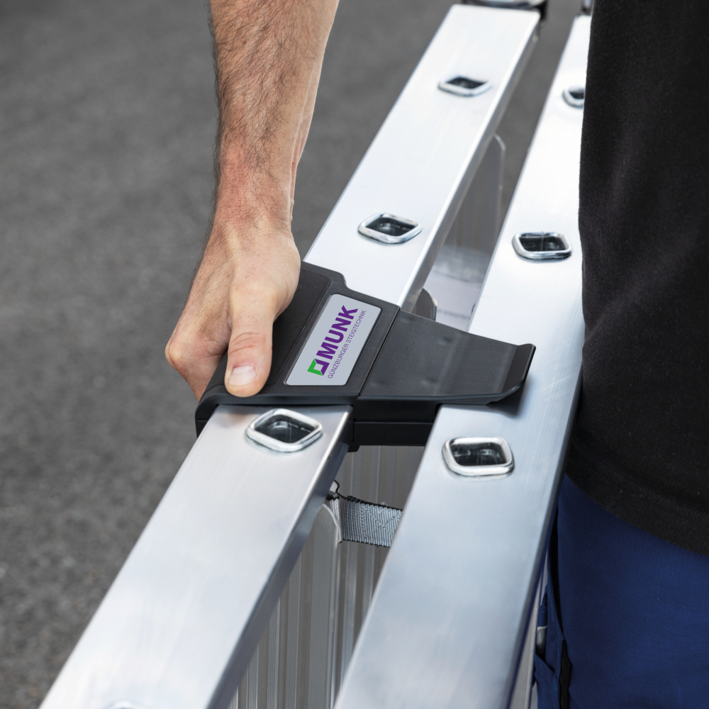 610076H
Users
jsprinc
Downloads
20250228
2
Munk-Stufen-Stehleiter-einseitig-Ergo-Pad.jpg
JPG-Datei
, Handlauf