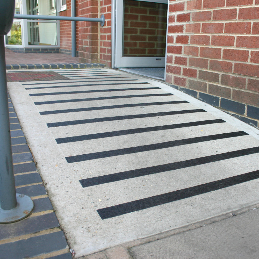 4

handelswaren
09 - Lieferanten
Coba
03 - Bilder
Anti-Rutsch-Band_TM0671_TM0678
Web-optimiert
coba-anti-rutsch-band-003.jpg
JPG-Datei
, rampe, antirutsch, beton, backsteingebäude, eingang