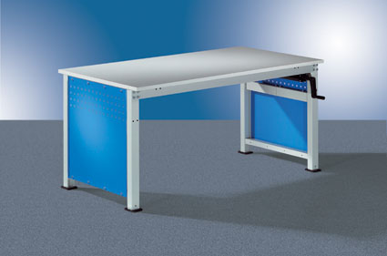UNI_TISCH2.jpg BrigFox