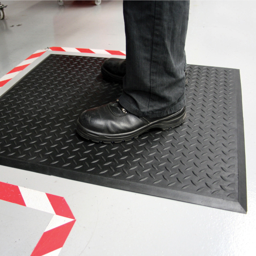 handelswaren
09 - Lieferanten
Coba
03 - Bilder
Erweiterbare Arbeitsplatzmatte Rautenprofil_TM0461
Web-optimiert
coba-arbeitsplatzmatte-rautenprofil-einzelmatte-002.jpg
JPG-Datei
, schuh, lederschuh, schwarz, gummisohle, plattform