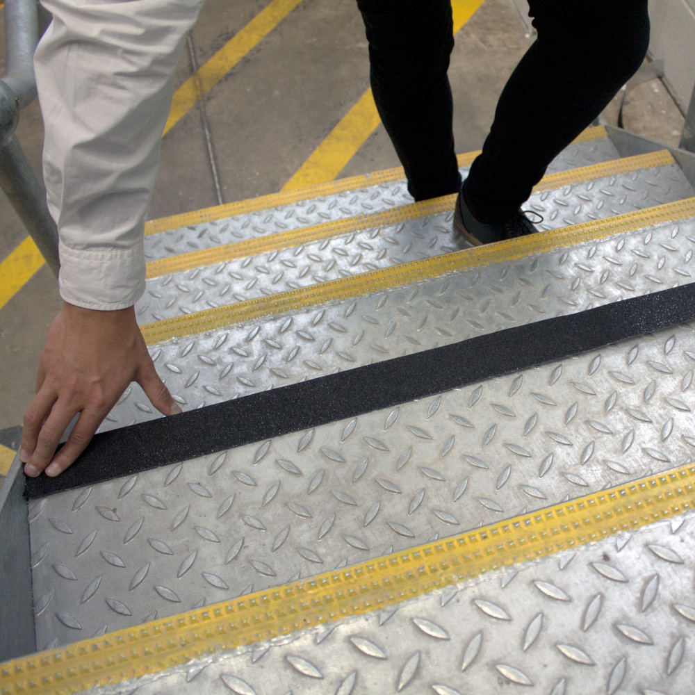 handelswaren
09 - Lieferanten
Coba
03 - Bilder
00 - Erledigt
Anti-Rutsch-Band_TM0671_TM0678
Web-optimiert
coba-anti-rutsch-band-conformable-002.jpg
JPG-Datei
, stair, Treppe, Metallstufen, Rutschfeste Klebeband, Kanten mit Griff