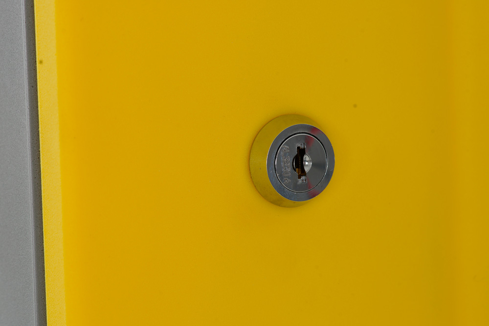 CL0062-CL0070-Schloss.jpg BrigFox, Tür, Loch