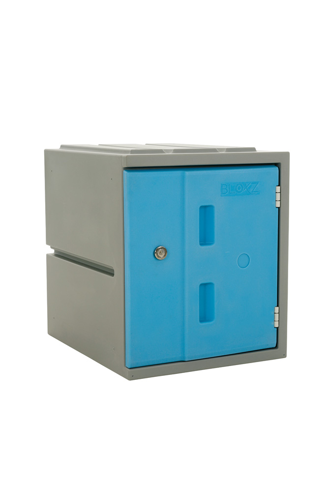 CL0062-450_blau_221450-08.jpg BrigFox