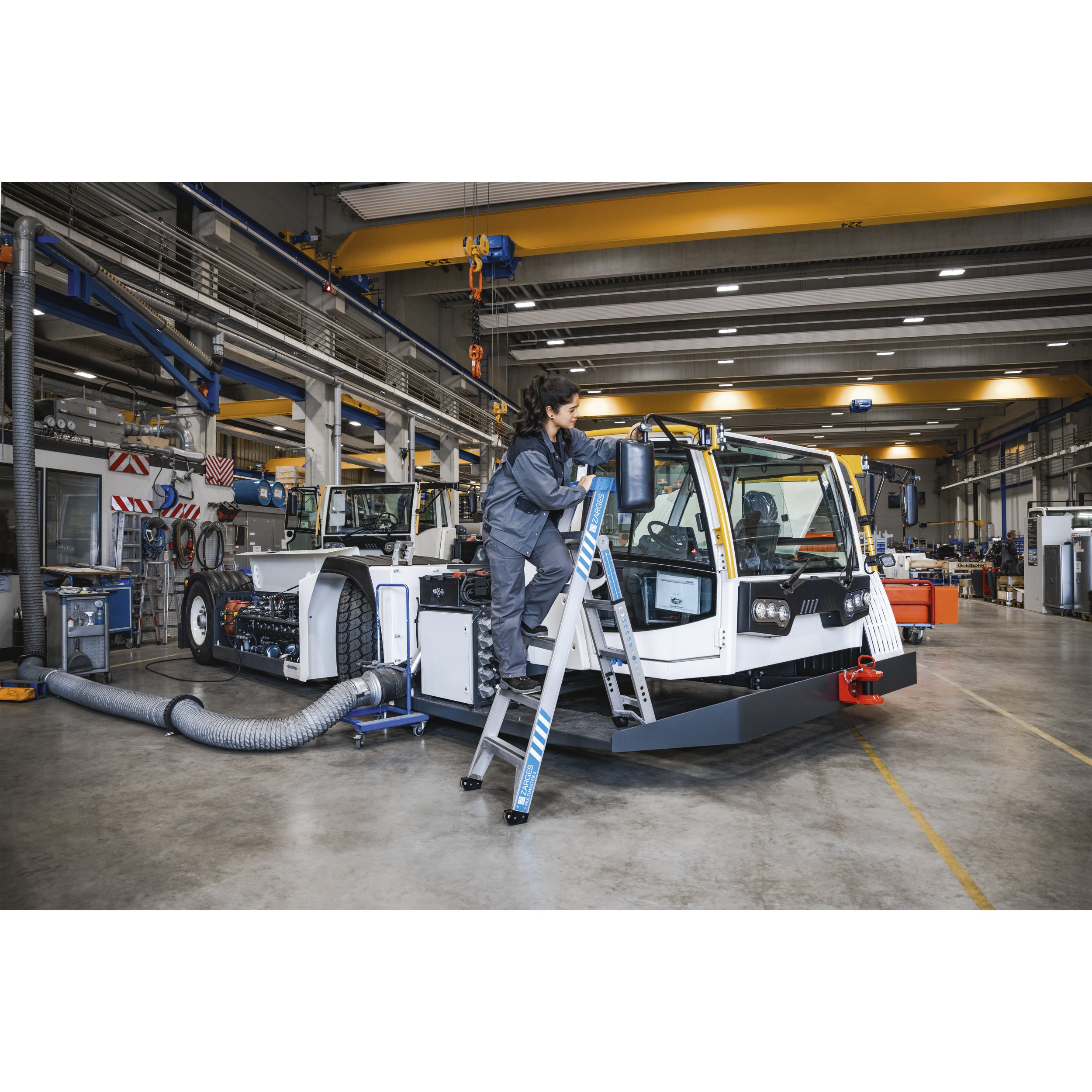 5
88
Users
jsprinc
Downloads
20250228
4
Zarges-Multifunktionsleiter-Leiter-40331-Milieu.jpg
JPG-Datei
, Fabrik, Person, Herstellung, Werkstatt, Handschuh