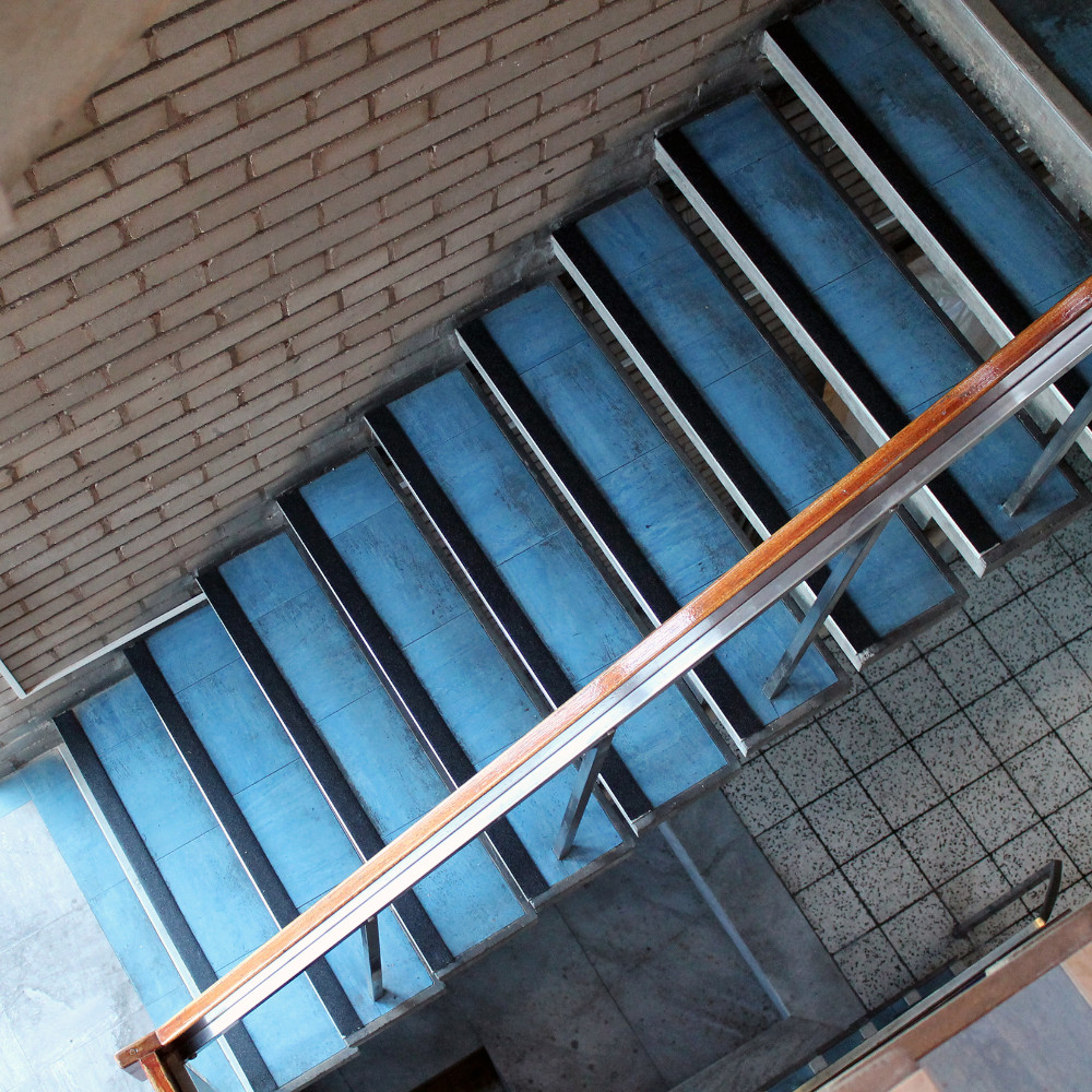 8
00

handelswaren
09 - Lieferanten
Coba
03 - Bilder
Anti-Rutsch-Band_TM0671_TM0678
Web-optimiert
coba-anti-rutsch-band-006.jpg
JPG-Datei
, treppenstufen, stahlgeländer?