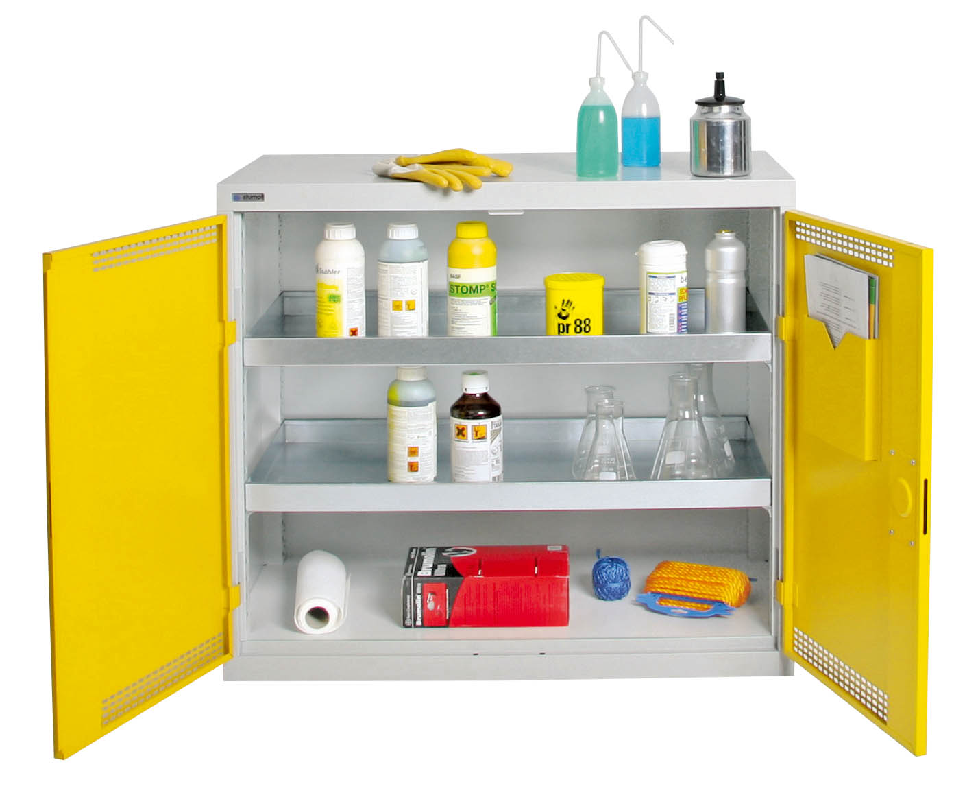 Umwelt_Chmieschraenke_5.jpg BrigFox, Kabinett, Mobiliar, Medizintruhe, Kleidung, Handschuh