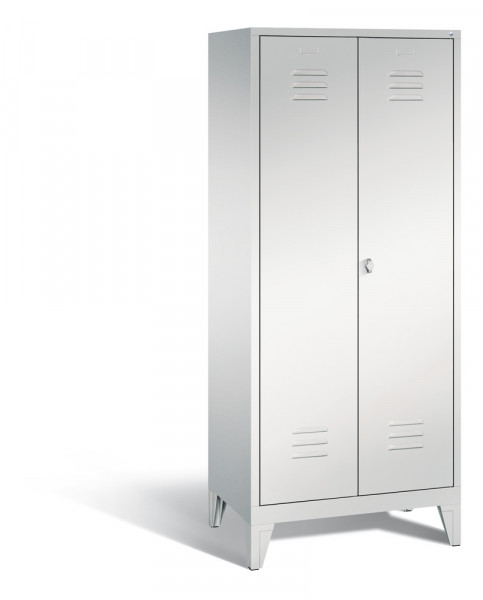 C+P Garderobenschrank, die Klassischen, 2 Abteile/Türen für 1 Person, Abteilbreite 400 mm, mit Füßen