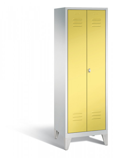C+P Garderobenschrank, die Klassischen, 2 Abteile/Türen für 1 Person, Abteilbreite 300 mm, mit Füßen